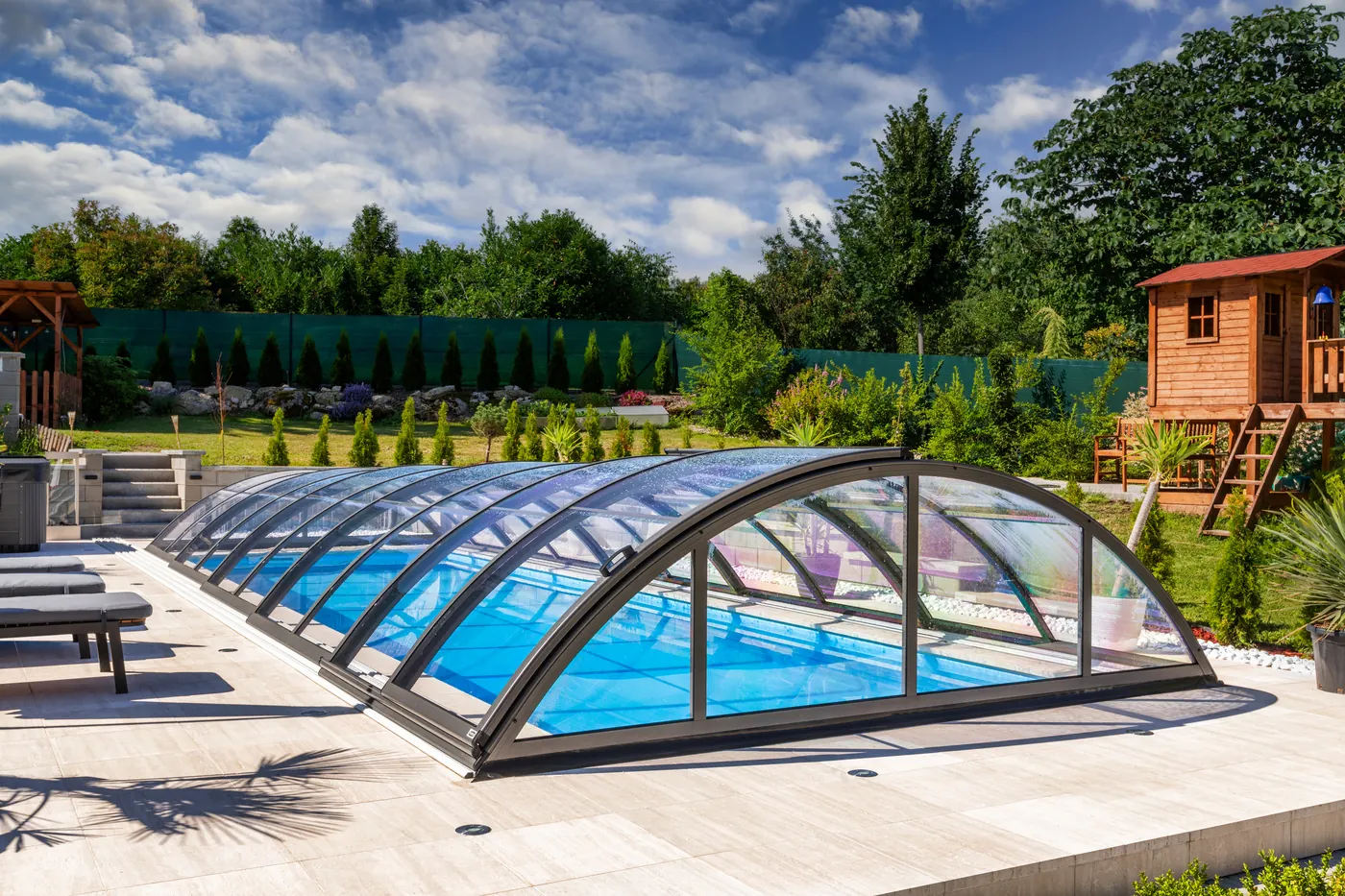 Klasik pooltag til privat poolområde